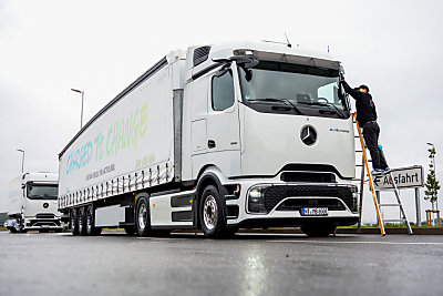 Daimler Truck: Erfolg beim schnellen Laden von E-Lkw 